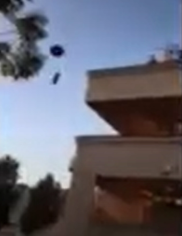 Boomstick Mk1 egg carriage parachute deployment test.